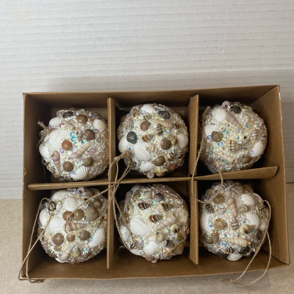 Tommy Bahama White Beige Beaded Sea Shell Ornaments Set of 6 Coastal Christmas - Picture 2 of 4